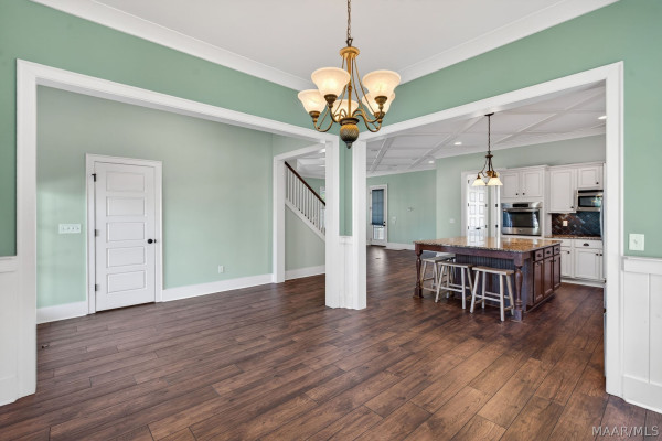 64 DOUBLE OAK Avenue
