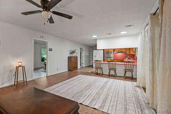 2725 Lakeview Court