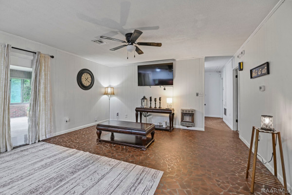 2725 Lakeview Court