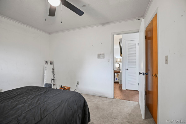 2725 Lakeview Court