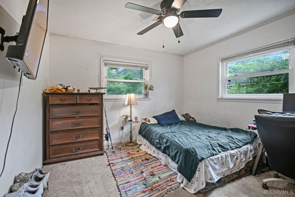 2725 Lakeview Court