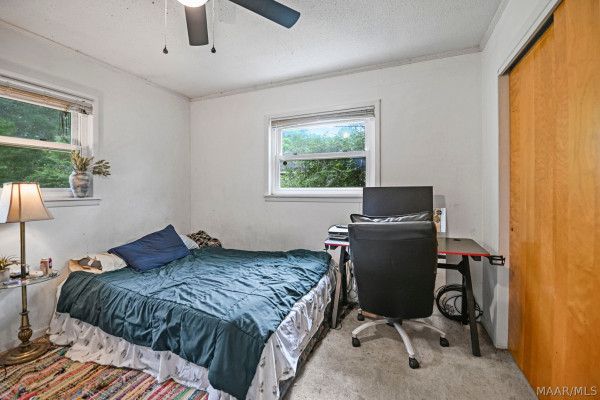 2725 Lakeview Court