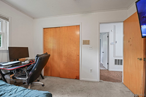 2725 Lakeview Court