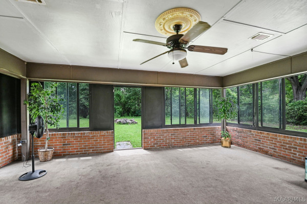 2725 Lakeview Court