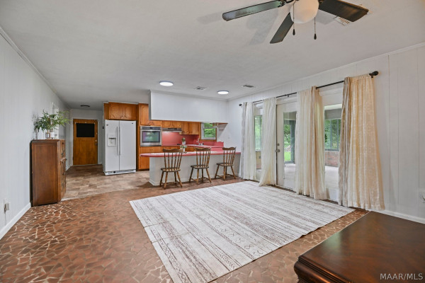 2725 Lakeview Court