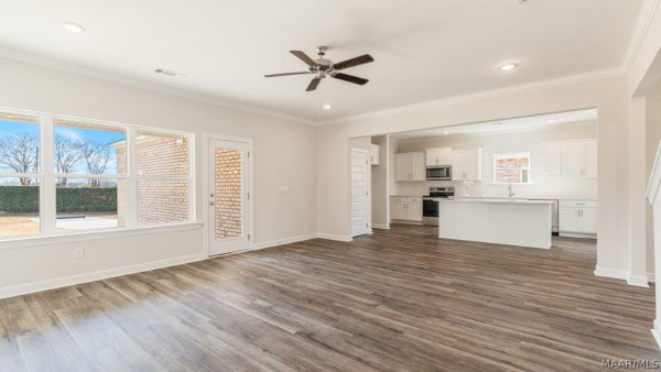 1709 Windsor Hill Lane