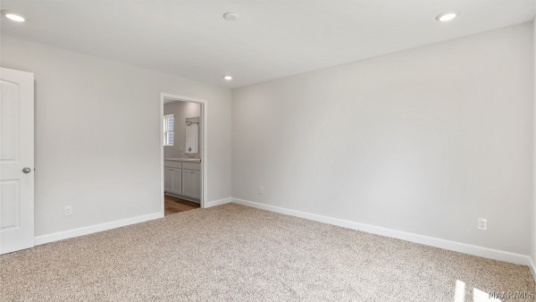 1015 Garden Lane