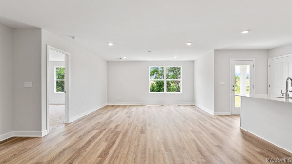1015 Garden Lane