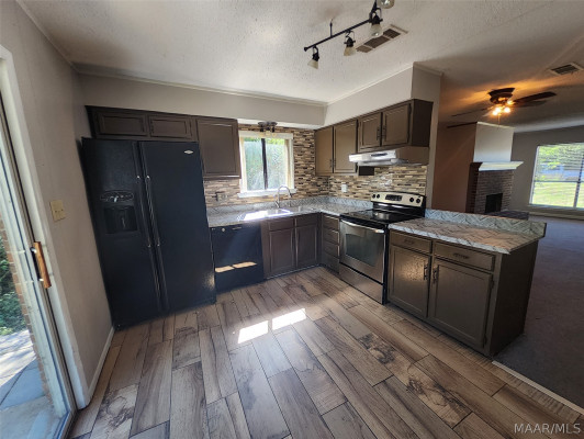 49 GLENWOOD Court