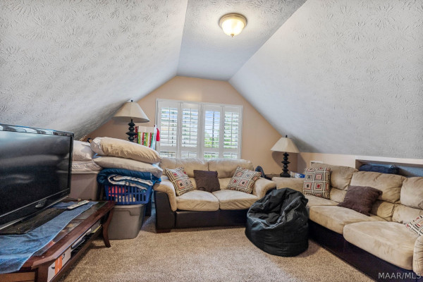9161 CARTERS GROVE Way