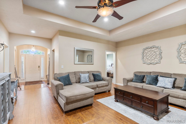 9161 CARTERS GROVE Way