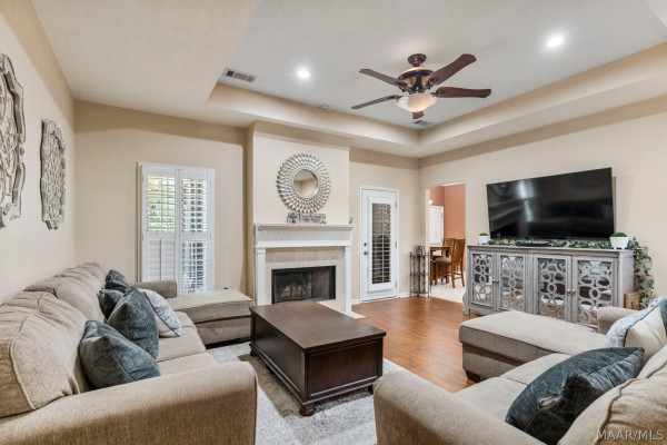 9161 CARTERS GROVE Way