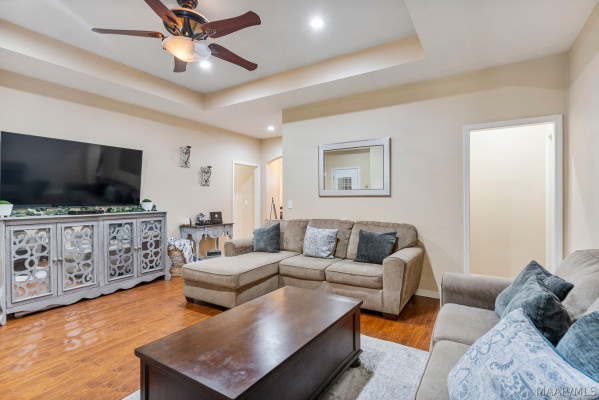 9161 CARTERS GROVE Way