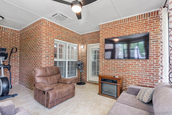 9161 CARTERS GROVE Way