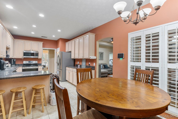 9161 CARTERS GROVE Way