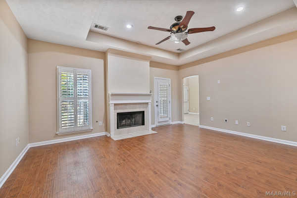 9161 CARTERS GROVE Way