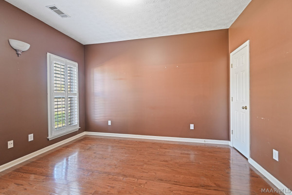 9161 CARTERS GROVE Way