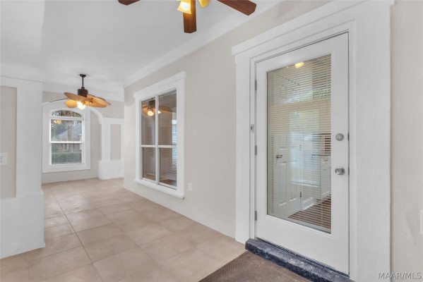 1960 Parkview Drive S