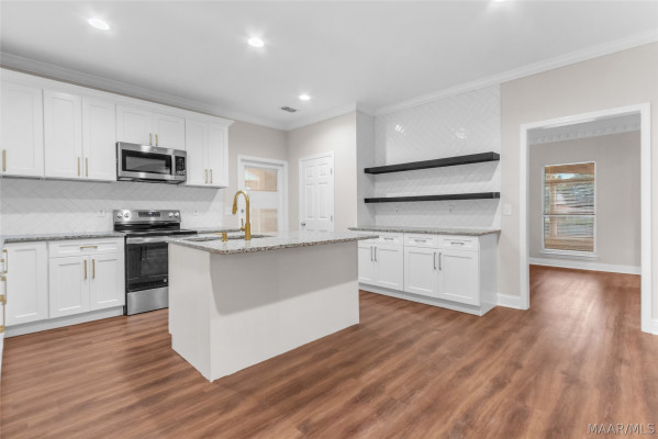 1960 Parkview Drive S