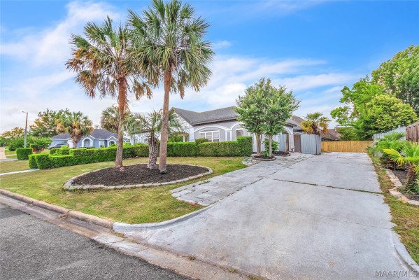 1960 Parkview Drive S