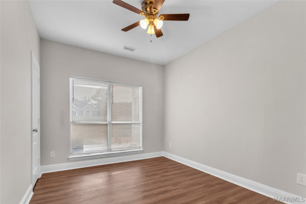 1960 Parkview Drive S