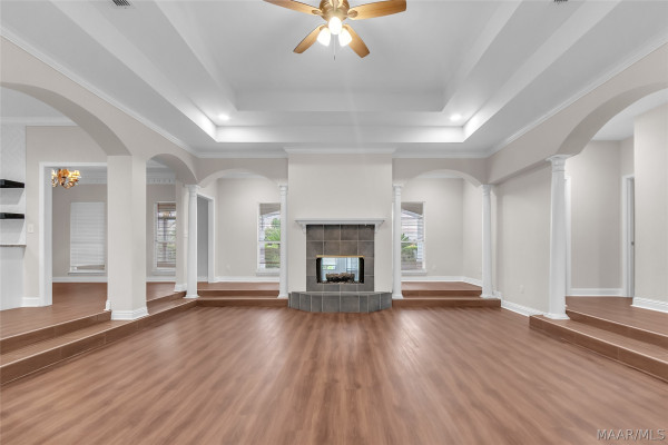 1960 Parkview Drive S