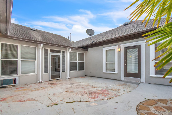 1960 Parkview Drive S