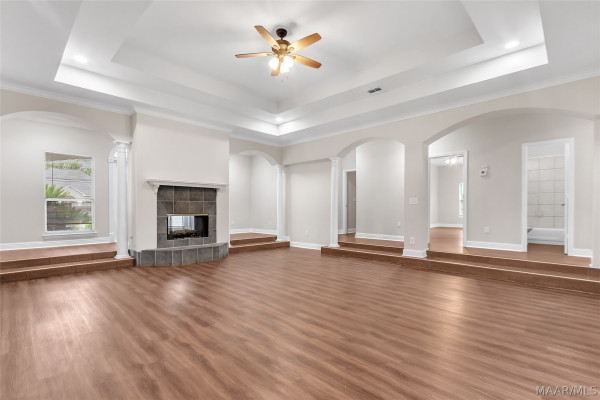 1960 Parkview Drive S