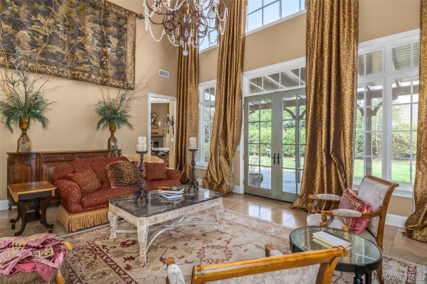 7806 Lakeridge Drive