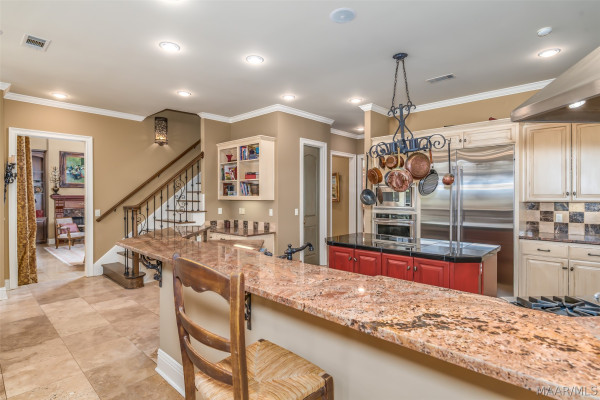 7806 Lakeridge Drive