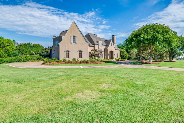 7806 Lakeridge Drive