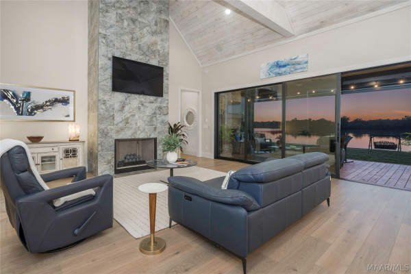 349 Heron Hill