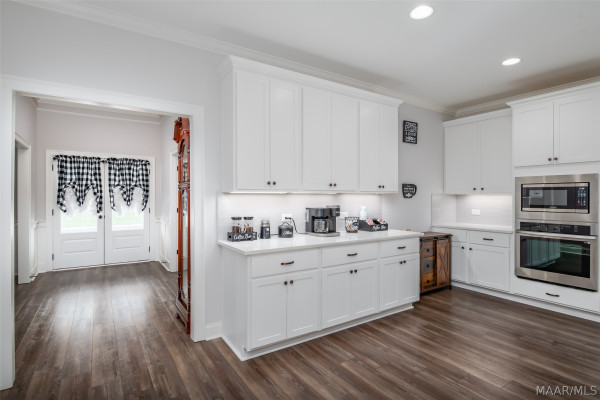 416 MIDLAND Drive