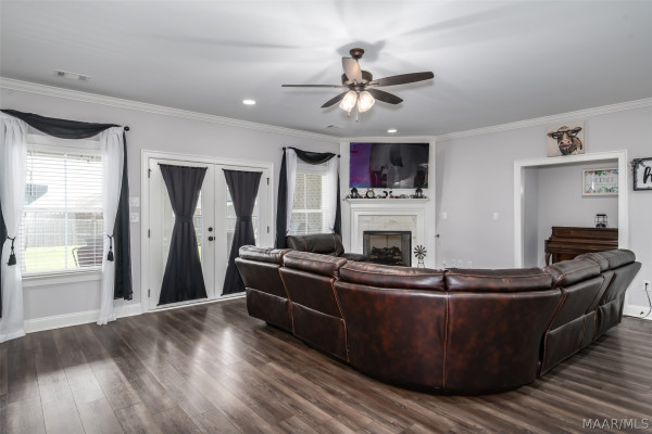 416 MIDLAND Drive