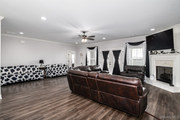 416 MIDLAND Drive