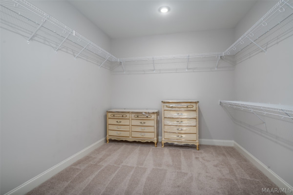 416 MIDLAND Drive