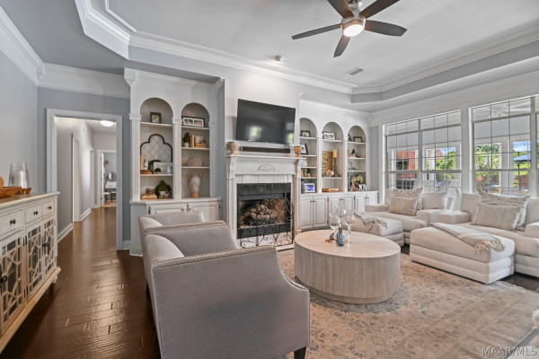412 HOLLY BROOK Drive
