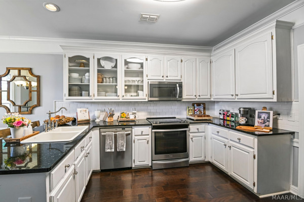 412 HOLLY BROOK Drive
