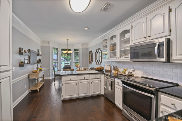 412 HOLLY BROOK Drive