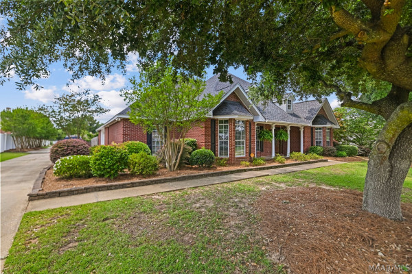 412 HOLLY BROOK Drive