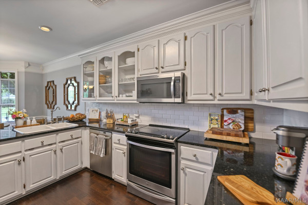 412 HOLLY BROOK Drive