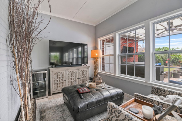412 HOLLY BROOK Drive