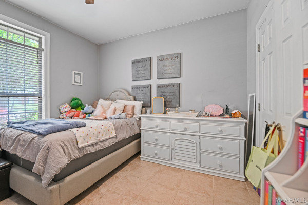 412 HOLLY BROOK Drive