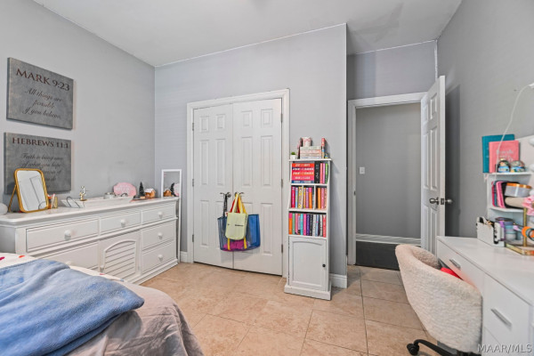 412 HOLLY BROOK Drive