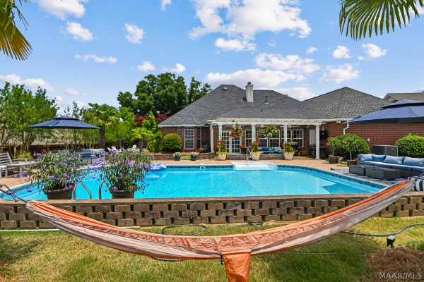 412 HOLLY BROOK Drive