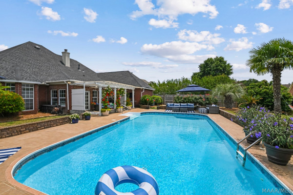 412 HOLLY BROOK Drive