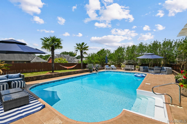 412 HOLLY BROOK Drive