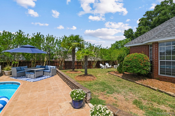 412 HOLLY BROOK Drive