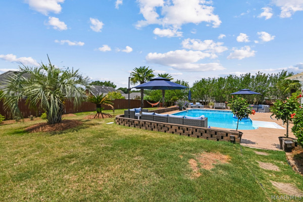 412 HOLLY BROOK Drive