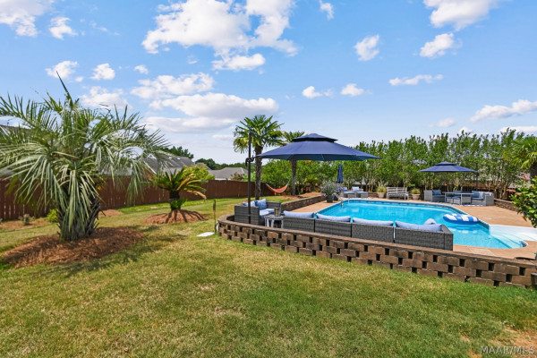 412 HOLLY BROOK Drive